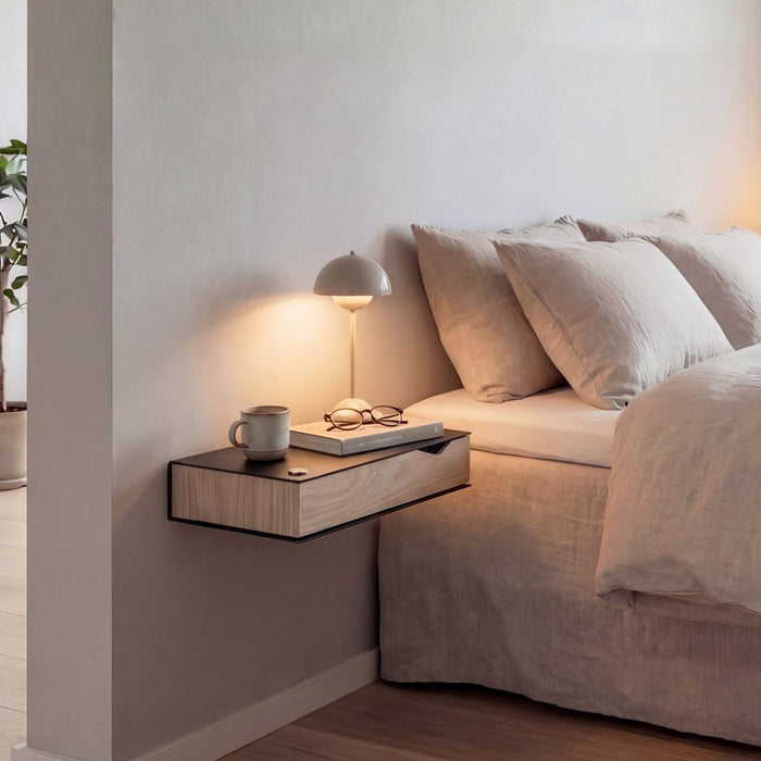 Sengeborde 2 stk. væghængt: BESIDE - sort m. egetræsskuffe